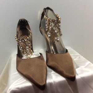 Valerie Stevens 6 M Heels with Rhinestones